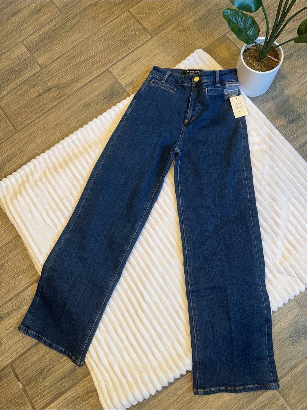 💙marciano by guess jeans with front pockets